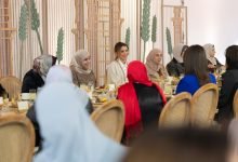 Photo of Queen hosts women from Al Mafraq for lunch