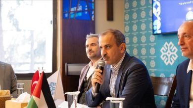 Photo of Turkish ambassador meets students, academics in Jordan