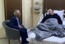 Photo of العيسوي ينقل تمنيات الملك وولي العهد بالشفاء العاجل للوزير الأسبق نضال البطاينة