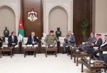 Photo of متابعة للقائهم مع الملك .. العيسوي يلتقي متقاعدين خدموا بمعية جلالته