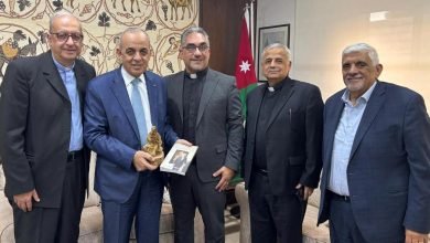 Photo of Minister of Tourism discusses with World Evangelical Alliance leaders ways to enhance Christian pilgrimage to Jordan