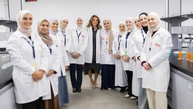 Photo of Queen visits Hikma Pharmaceuticals in Al Salt