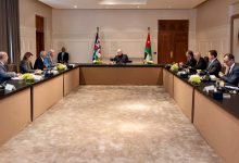 Photo of King meets Senate’s permanent office members