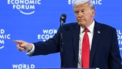 Photo of Trump signs charter of ‘Board of Peace’ at Davos