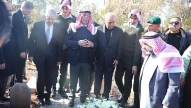 Photo of العيسوي يشارك في تشييع جثمان العين والوزير الأسبق صالح إرشيدات