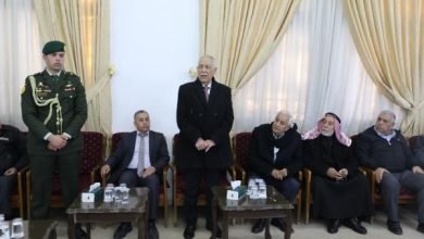 Photo of مندوبا عن الملك وولي العهد .. العيسوي يعزي العمايرة والخرابشة