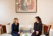 Photo of Queen Rania meets with German First Lady Elke Büdenbender in Amman