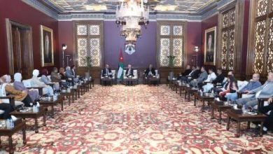 Photo of العيسوي يلتقي وفدين من نادي الطيبة وجمعية ديوان أبو الحاج